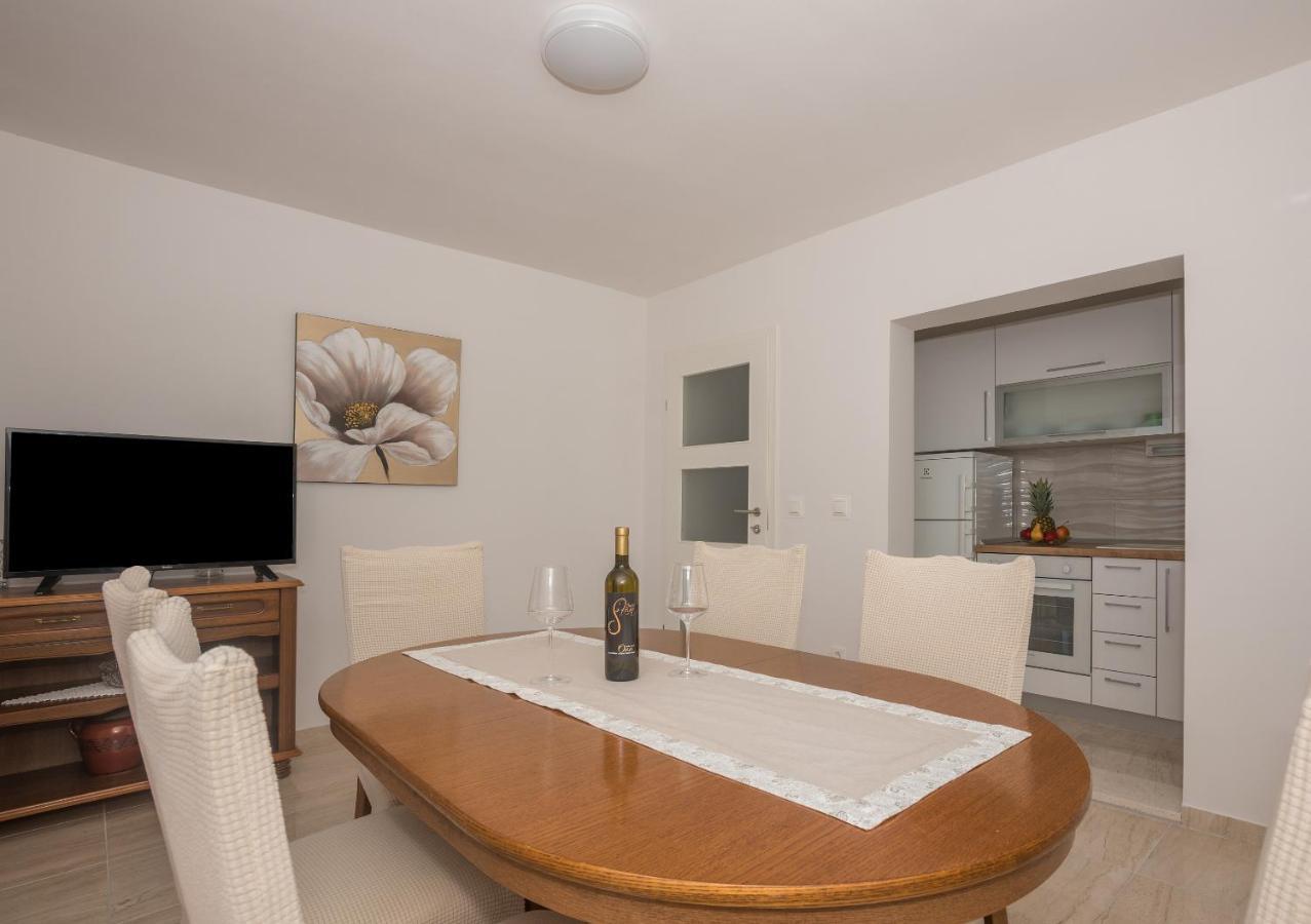 Pinto Apartment *