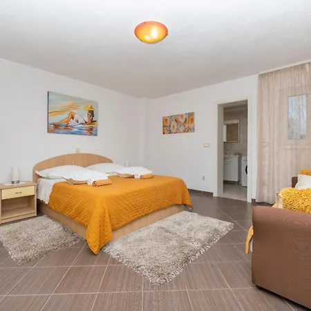 Apartman Pinto Makarska Exterior photo