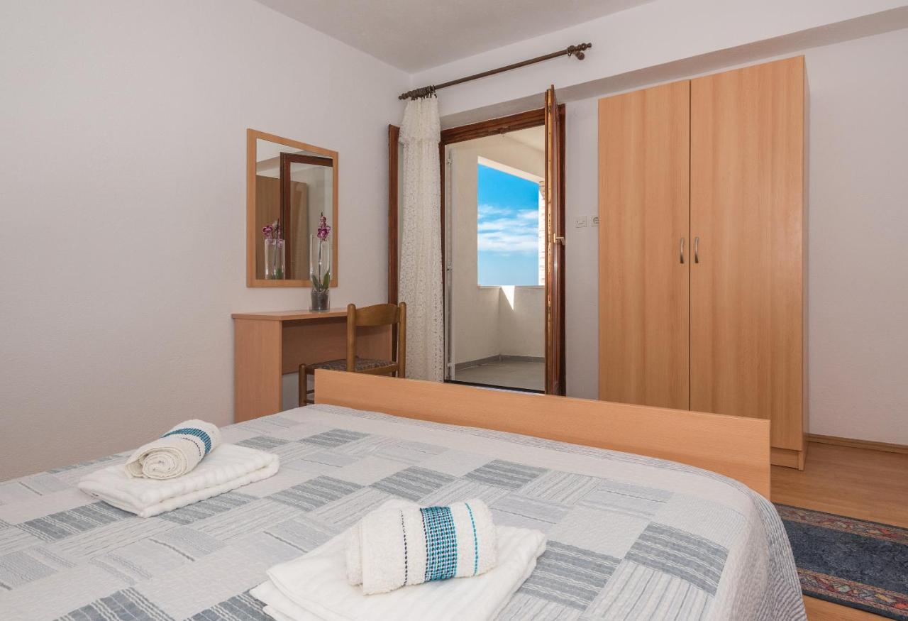Pinto Apartment *